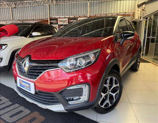 RENAULT CAPTUR 1.6 16V SCE FLEX BOSE X-TRONIC RENAULT CAPTUR 1.6 16V SCE FLEX BOSE X-TRONIC